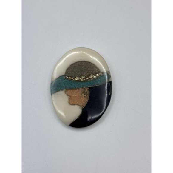 Estate Mauve Cream Tan & Green Art Deco Woman Head Plastic Oval Pin Brooch 2.1/4 - Picture 6 of 6